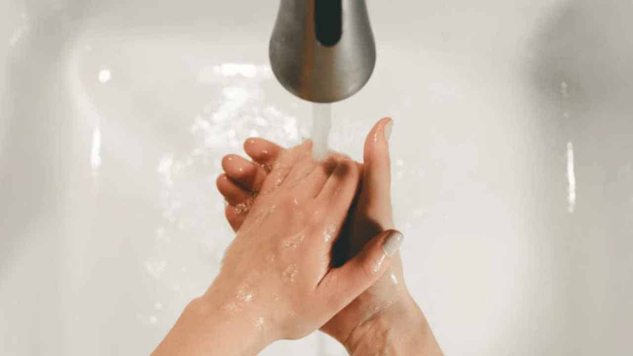 One of the most-effective and natural ways to remove paint from your skin is to use soap and warm water. This method usually works if you don't have a lot of paint on your fingers, and you act immediately, meaning you don't let the paint to dry.