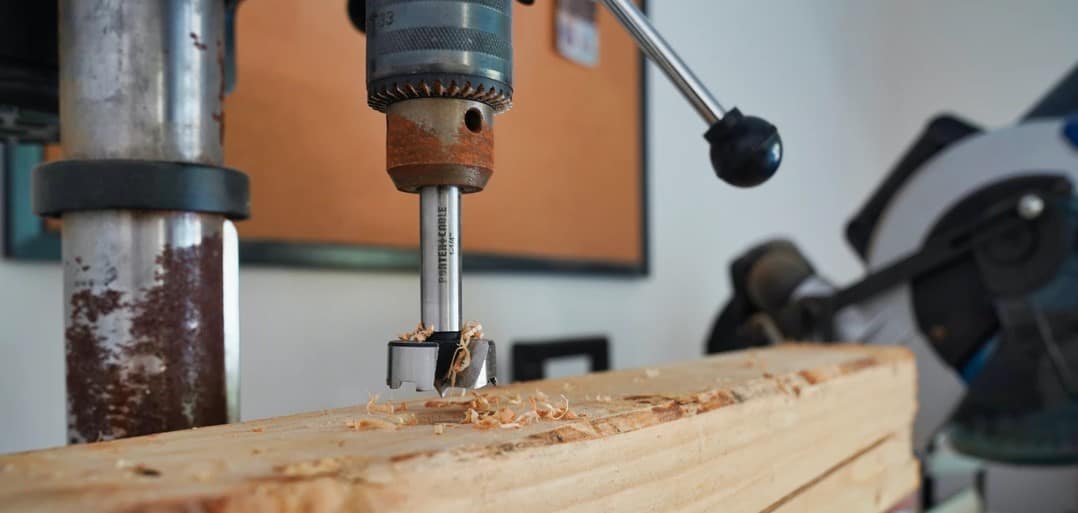Choosing the best beginners table saw isn't easy. Even with our list, you still can get confused. To make you make a better choice we made a buyer's guide where we listed all the things that you need to focus on before buying a beginner table saw. 