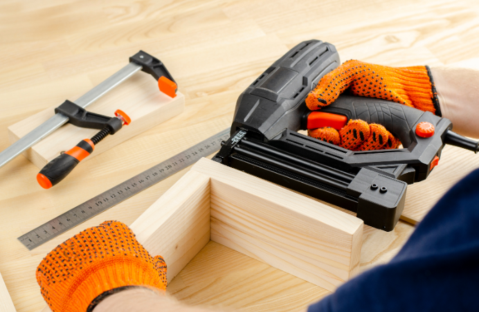 Loading an Electric Staple Gun
